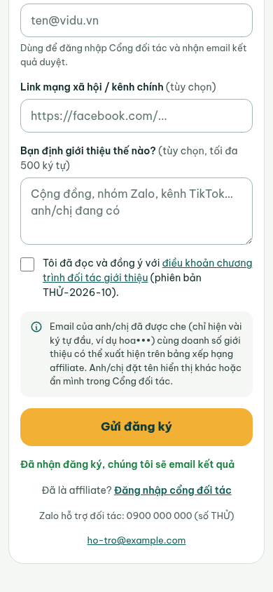 Sau khi bấm Gửi đăng ký: dòng xanh Đã nhận đăng ký, chúng tôi sẽ email kết quả; form được xoá trắng. Dữ liệu minh hoạ.