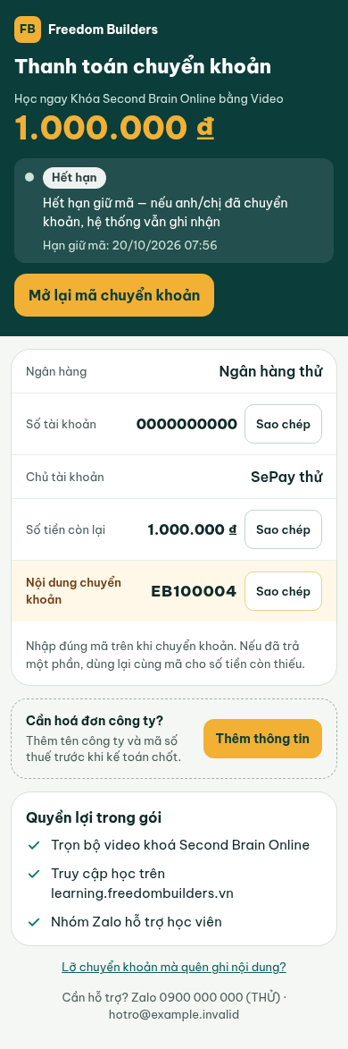 Hết hạn giữ mã: dải Hết hạn ghi nếu anh/chị đã chuyển khoản, hệ thống vẫn ghi nhận, nút vàng Mở lại mã chuyển khoản; khối Cần hoá đơn công ty? vẫn dùng được. Dữ liệu minh hoạ (đơn THỬ, ngân hàng thử, site dev).